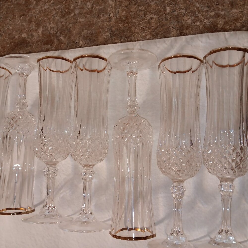 Lot of 7 elegant champagne flutes by Cristal d'Arque